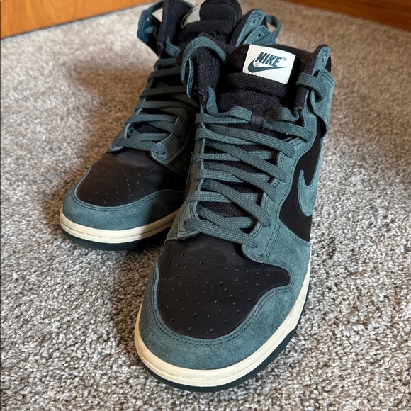 Men’s Nike Dunk High Retro PRM - Picture 4 of 8